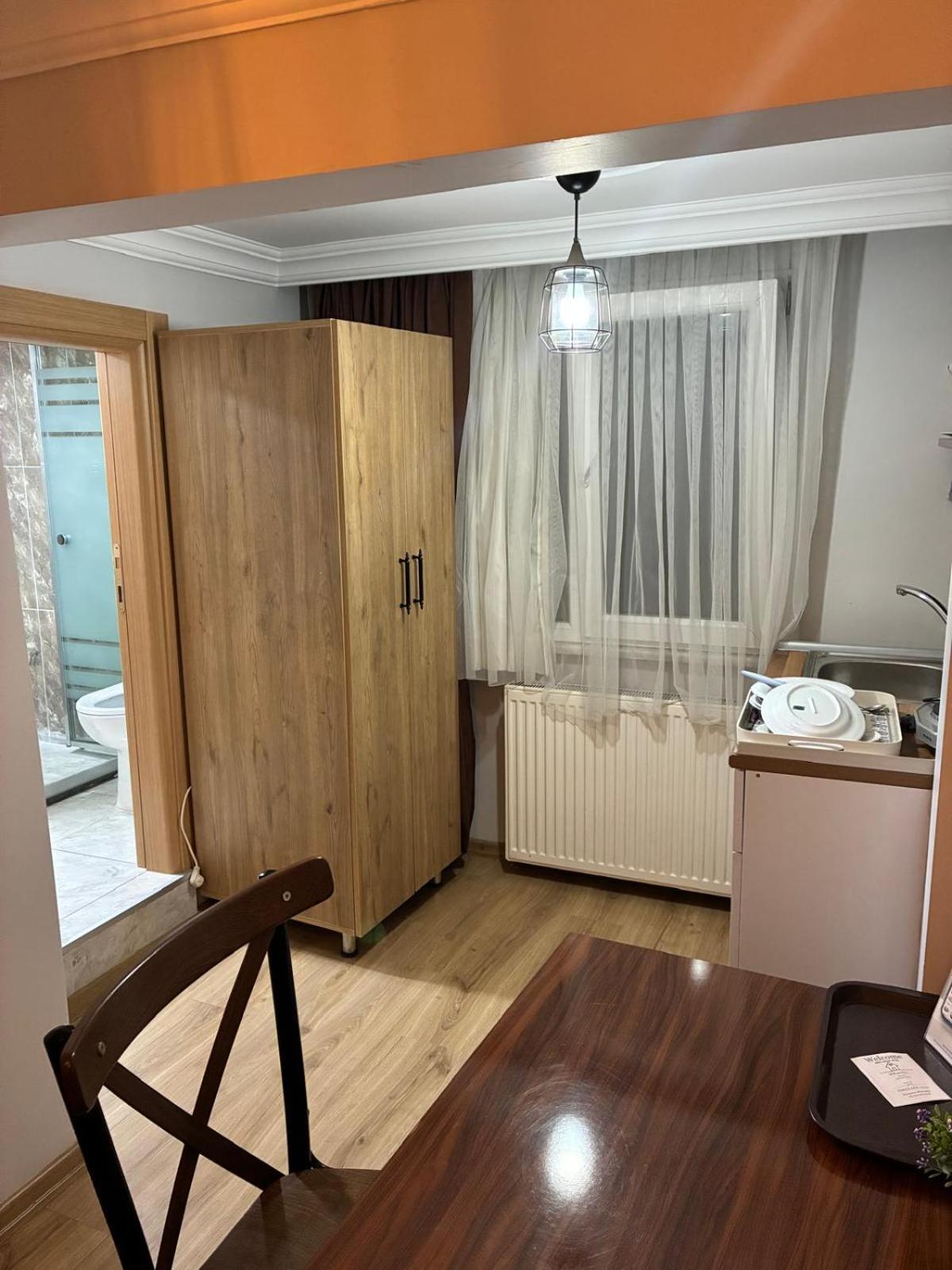 Grey & - Old Appartement