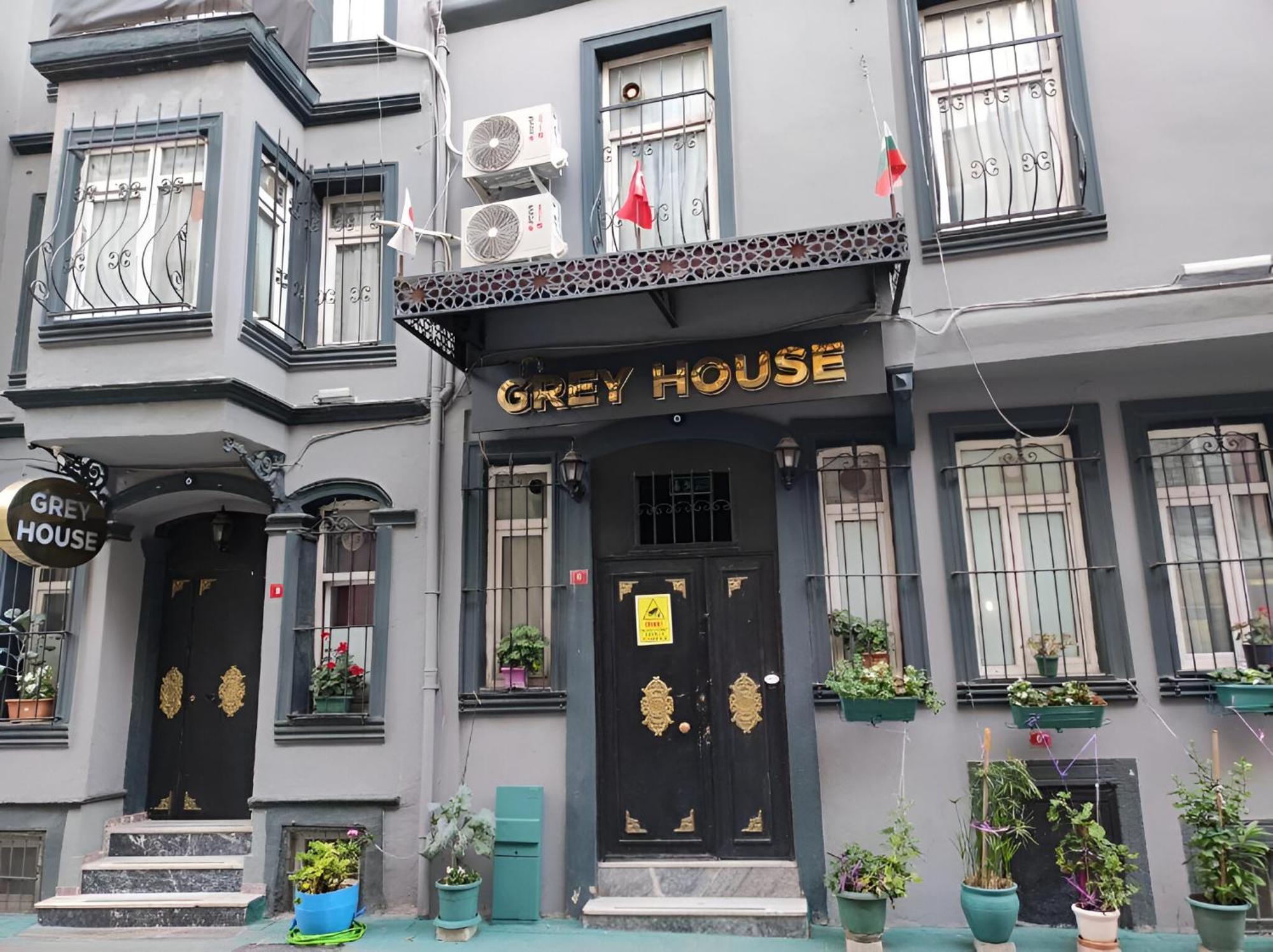 Grey House - Historical Peninsula Hotel 3*